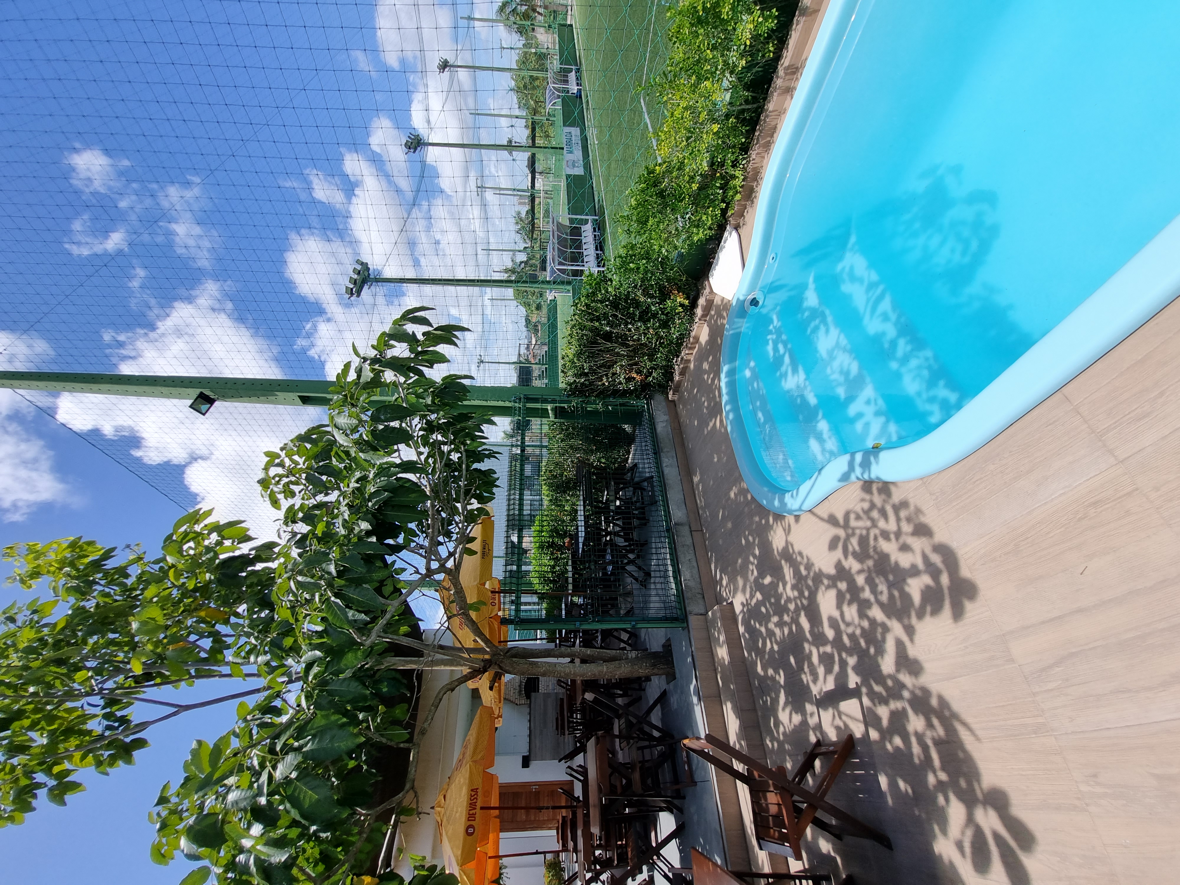 Churrasqueira com Piscina